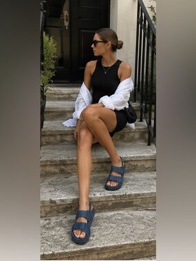 Cushionaire Sandals Denim Women's 8.5 Comfort Casual Coastal Beachy Athleisure